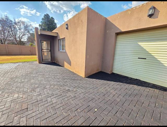 6 BEDROOM HOUSE FOR SALE IN HENLEY-ON-KLIP